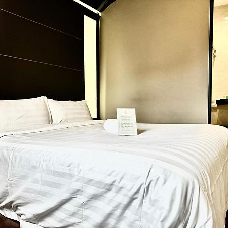 Chariton Hotel Nusa Bestari ジョホールバル エクステリア 写真