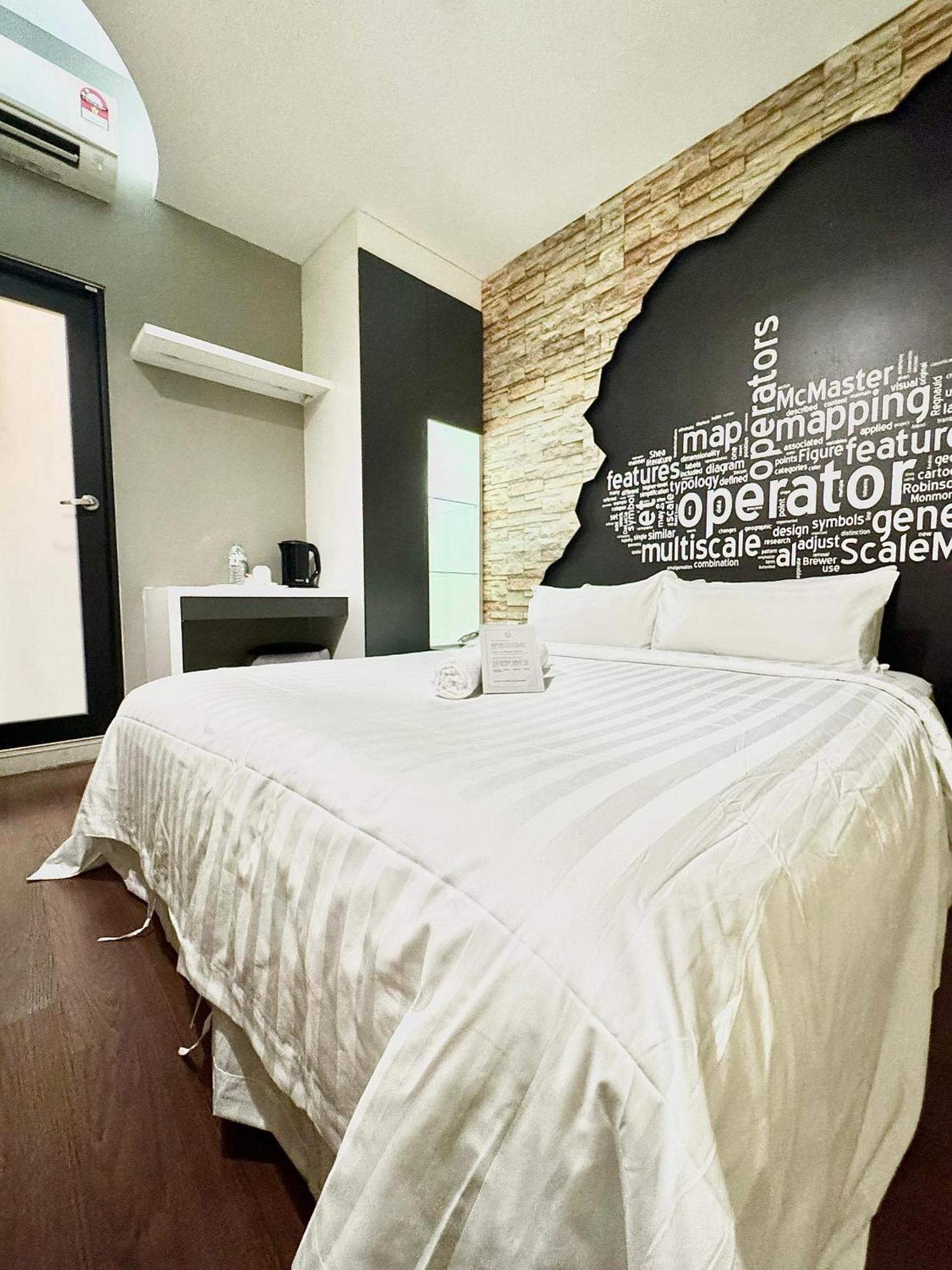 Chariton Hotel Nusa Bestari ジョホールバル エクステリア 写真