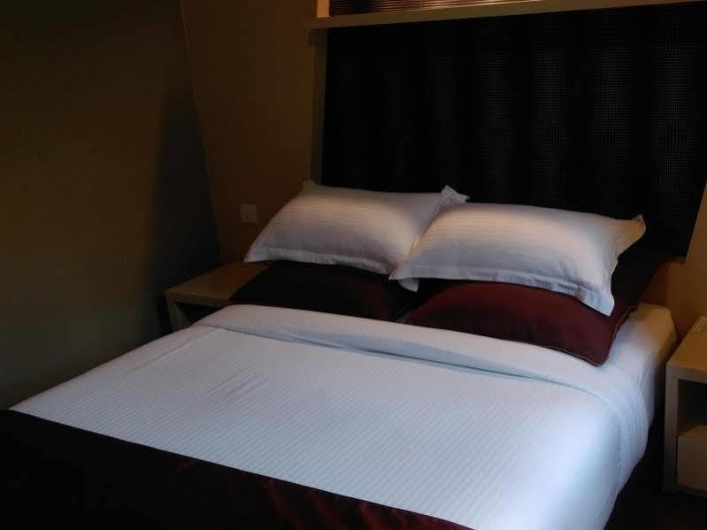 Chariton Hotel Nusa Bestari ジョホールバル エクステリア 写真